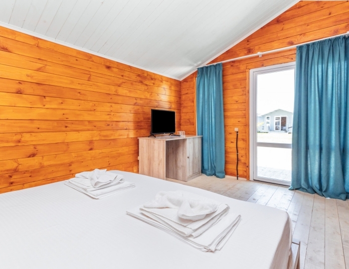 Шале 2-мес 1-ком вид на бассейн - Отель «Папа-Дом» Гудаута